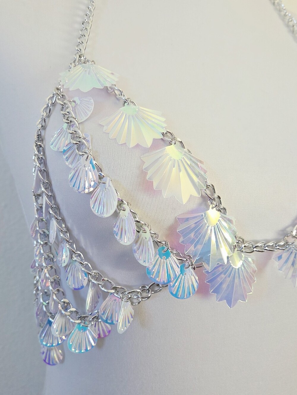 Silver body chain with iridescent shell charms decor - Picture 3 of 8